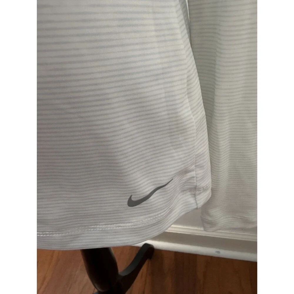 Nike Golf Dri-FIT Women Size M Long Sleeve Shirt White Gray Striped 685331-121